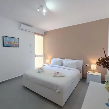 Bright & Spacious 2 Bedroom With Terrace Gz-ypiz1-1 Apartment *