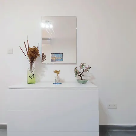 Bright & Spacious 2 Bedroom With Terrace Gz-ypiz1-1