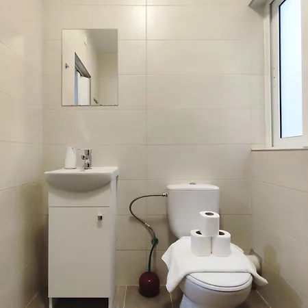 Bright & Spacious 2 Bedroom With Terrace Gz-ypiz1-1 *